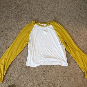 NWT bell sleeve baseball tee- size M